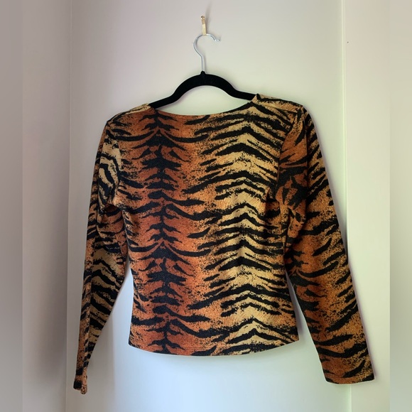 Sacred Hawk Knitted Button Front Top - Picture 5 of 6